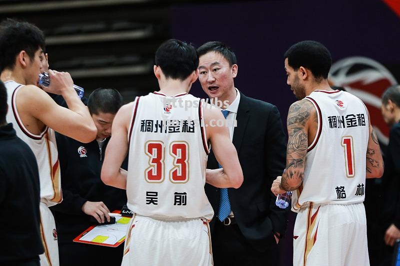 bsports体育-CBA球队换帅风波：新教练挑战豪门霸主地位，能否带队重登巅峰？_