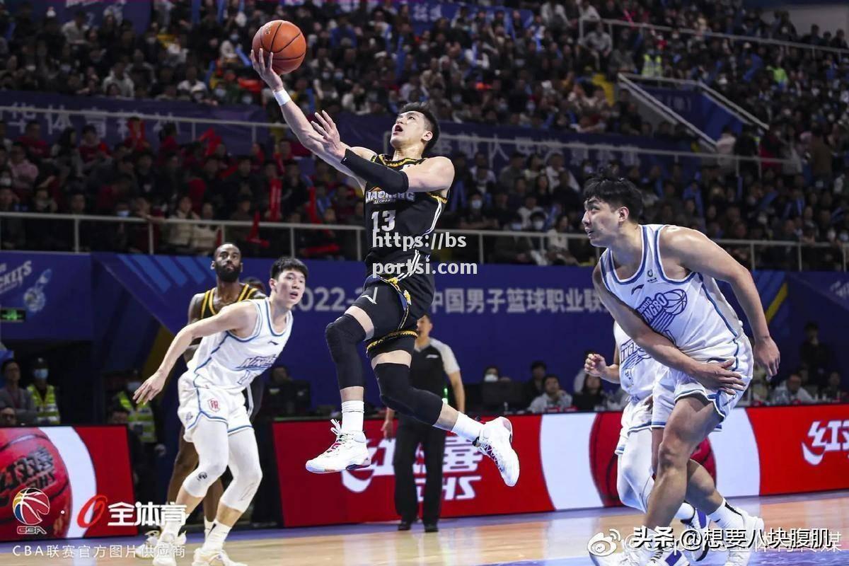 bsports体育-辽宁男篮球星受伤在先，福建男篮主场作战迎战挑战